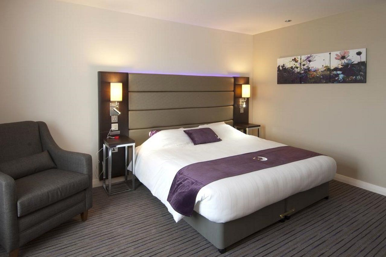 Premier Inn Heathrow Airport Terminal 4 Хитроу Экстерьер фото